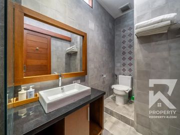 Spacious 3 Bedroom Villa in Jimbaran Bali for Rent Yearly