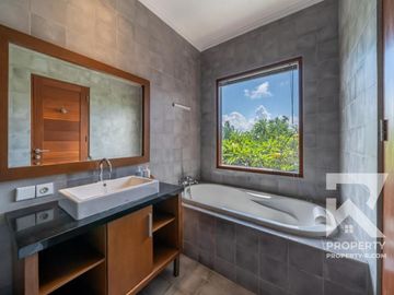 Spacious 3 Bedroom Villa in Jimbaran Bali for Rent Yearly