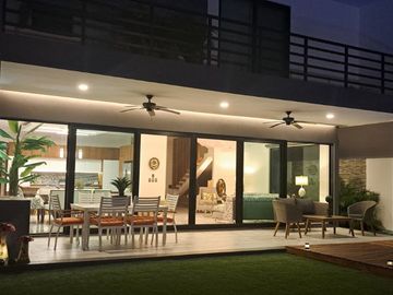Casa moderna en venta en Lagos del Sol Cancun.