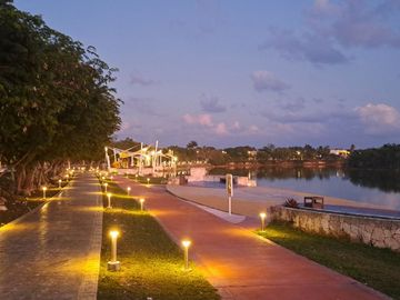 Casa moderna en venta en Lagos del Sol Cancun.