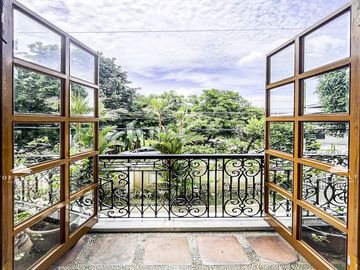 6-Bedroom 6BR House and Lot for Sale in Quezon City at Loyola Grand Villas