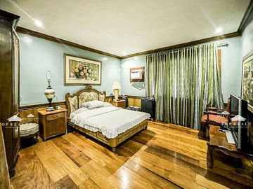 6-Bedroom 6BR House and Lot for Sale in Quezon City at Loyola Grand Villas