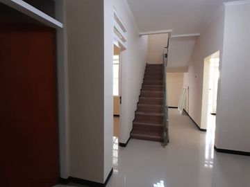 JUAL RUMAH RUNGKUT ASRI TENGAH SURABAYA SIAP HUNI