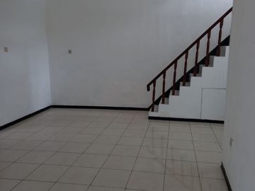 JUAL RUMAH WIGUNA TENGAH SURABAYA SIAP HUNI FULL BANGUNAN