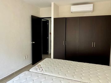 Venta Departamento con alberca Fracc Costa Azul en Acapulco (Cond Madera)