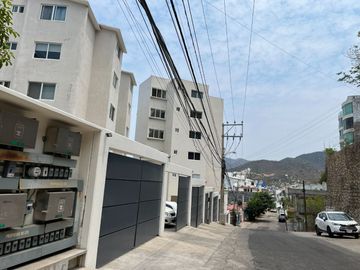 Venta Departamento con alberca Fracc Costa Azul en Acapulco (Cond Madera)
