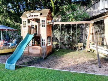 Casa a pie de calle que combina Elegancia y Amplitud en Venta y Renta