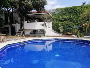 Casa a pie de calle que combina Elegancia y Amplitud en Venta y Renta