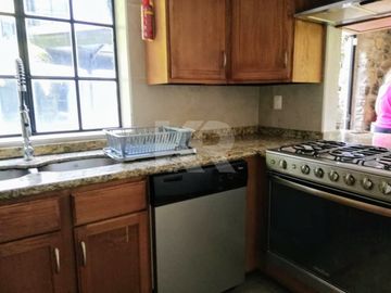 Casa a pie de calle que combina Elegancia y Amplitud en Venta y Renta