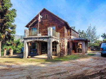 Leon Propiedades vende gran casa en sector Los Canelos, Curacaví.