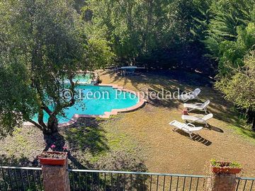 Leon Propiedades vende gran casa en sector Los Canelos, Curacaví.