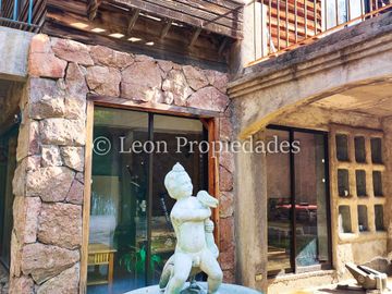 Leon Propiedades vende gran casa en sector Los Canelos, Curacaví.