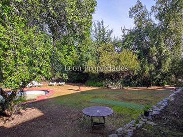Leon Propiedades vende gran casa en sector Los Canelos, Curacaví.