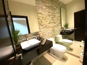 Casa en Venta en Los Angeles, Bosque Residencial, Valle Oriente