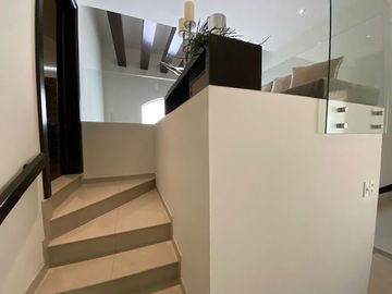 Casa en Venta en Los Angeles, Bosque Residencial, Valle Oriente