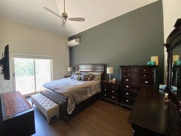 Casa en Venta en Los Angeles, Bosque Residencial, Valle Oriente