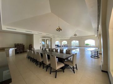 Casa en Venta en Los Angeles, Bosque Residencial, Valle Oriente
