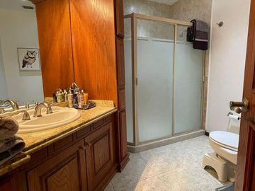 Residencia ÚNICA para Venta en Fraccionamiento Calle Valle Alto 6517, Lomas del Valle, de la Ciudad de Chihuahua.