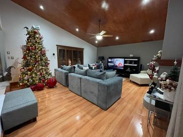 Residencia ÚNICA para Venta en Fraccionamiento Calle Valle Alto 6517, Lomas del Valle, de la Ciudad de Chihuahua.
