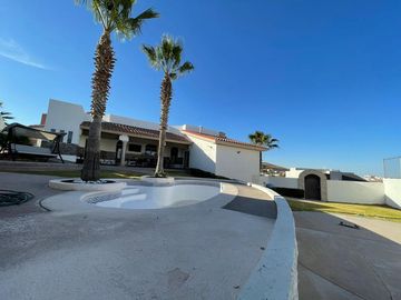 Residencia ÚNICA para Venta en Fraccionamiento Calle Valle Alto 6517, Lomas del Valle, de la Ciudad de Chihuahua.