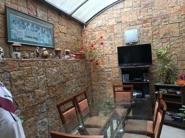 Vendo casa de 230 m2 en el sector Amagasi del Inca.