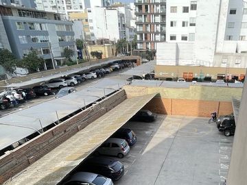 VENTA DEPARTAMENTO EN MIRAFLORES,PISO 4