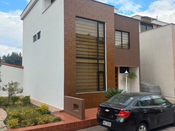 LINDA CASA DE OPORTUNIDAD A LA VENTA SECTOR ESPE DEL VALLE