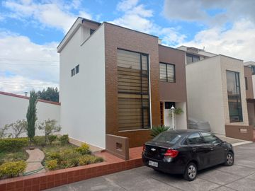 LINDA CASA DE OPORTUNIDAD A LA VENTA SECTOR ESPE DEL VALLE