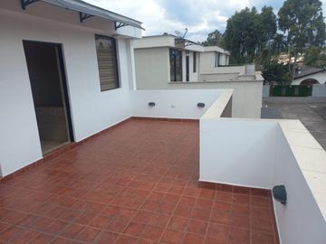 LINDA CASA DE OPORTUNIDAD A LA VENTA SECTOR ESPE DEL VALLE