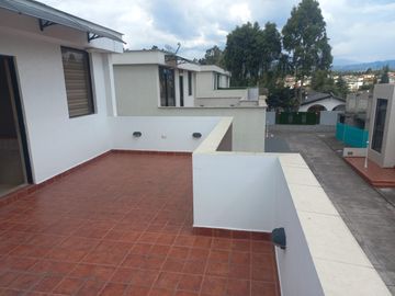 LINDA CASA DE OPORTUNIDAD A LA VENTA SECTOR ESPE DEL VALLE