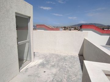 ✅Venta de casa dos plantas con espacios de confort, habitabilidad y con excelente ubicación en el centro urbano de Marianitas de Calderón, Norte de Qu