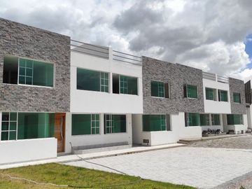 ✅ DE OFERTA POR APERTURA VENTA DE CASA 2 PLANTAS TRES DORMITORIOS CON TERRAZA - San Antonio de Pichincha.