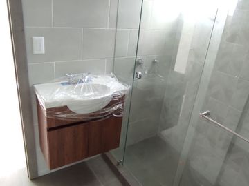 ✅ DE OFERTA POR APERTURA VENTA DE CASA 2 PLANTAS TRES DORMITORIOS CON TERRAZA - San Antonio de Pichincha.