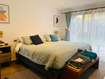 Casa En Venta. Las Condes. 4 Dormitorios y 4 Baños