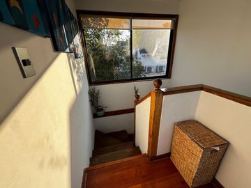Casa En Venta. Las Condes. 4 Dormitorios y 4 Baños