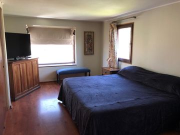 Casa En Venta. Las Condes. 4 Dormitorios y 4 Baños