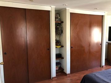 Casa En Venta. Las Condes. 4 Dormitorios y 4 Baños