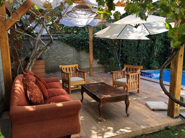 Casa En Venta. Las Condes. 4 Dormitorios y 4 Baños