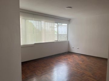 Se vende amplio e impecable departamento en Aurora Miraflores