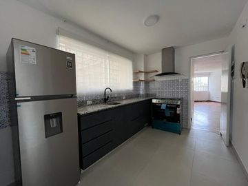 Se vende amplio e impecable departamento en Aurora Miraflores