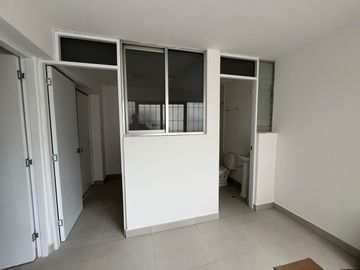 Se vende amplio e impecable departamento en Aurora Miraflores
