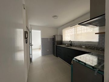 Se vende amplio e impecable departamento en Aurora Miraflores