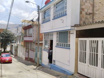 EN VENTA ESPECTACULAR CASA.