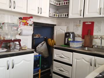 EN VENTA ESPECTACULAR CASA.