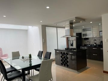 EN VENTA SENSACIONAL CASA MODERNA