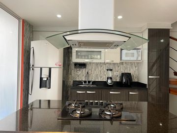EN VENTA SENSACIONAL CASA MODERNA