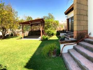 CASA CON VISTA AL CAMPO DE GOLF EN CERRADA SAN ANTONIO