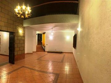 CASA CON VISTA AL CAMPO DE GOLF EN CERRADA SAN ANTONIO