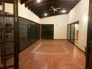 CASA CON VISTA AL CAMPO DE GOLF EN CERRADA SAN ANTONIO