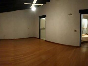 CASA CON VISTA AL CAMPO DE GOLF EN CERRADA SAN ANTONIO